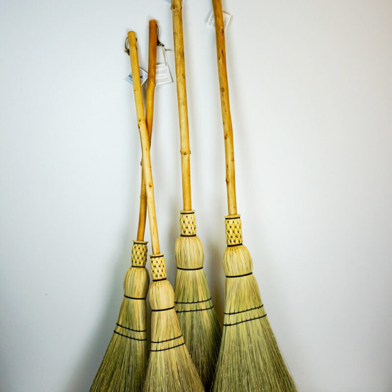 Kootenay Fir/Hemlock/Larch Handle Floor Broom